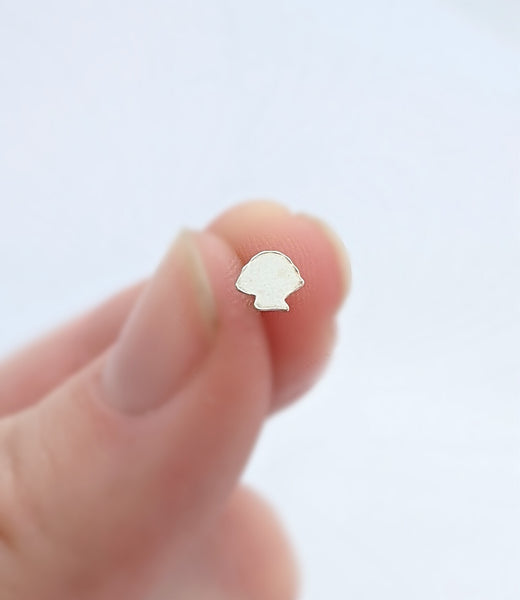 Shell Nose Stud