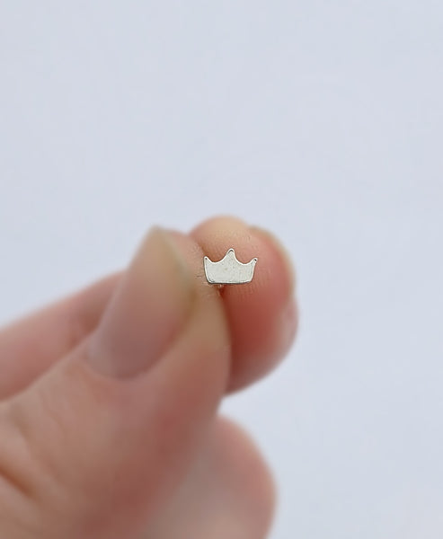 Crown Nose Stud