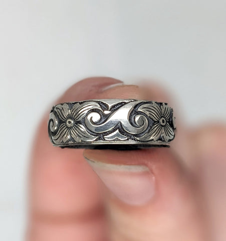 Sterling Silver Whale Tail Pattern Ring