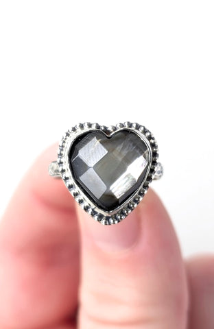 Mother of Pearl Ring, Size 5.5