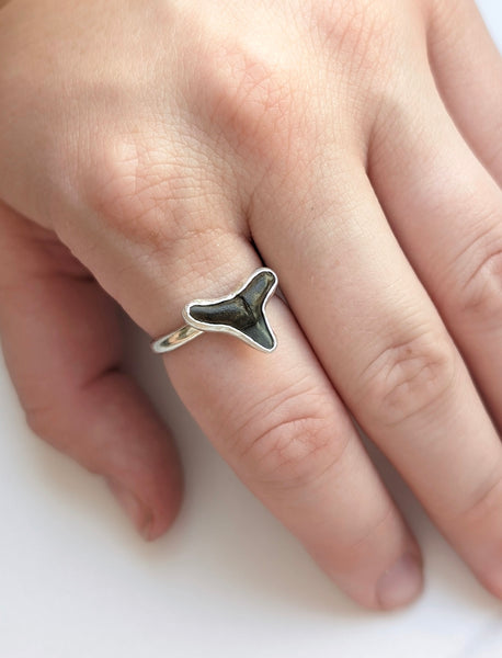 Sharks tooth Ring, Size 7.5