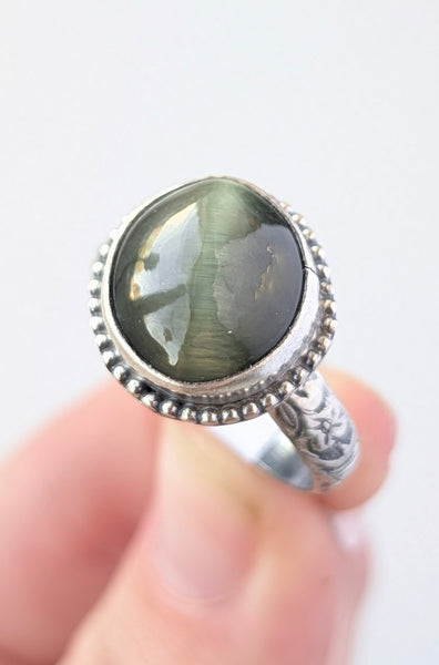 Green Cats Eye Ring, Size 10.5