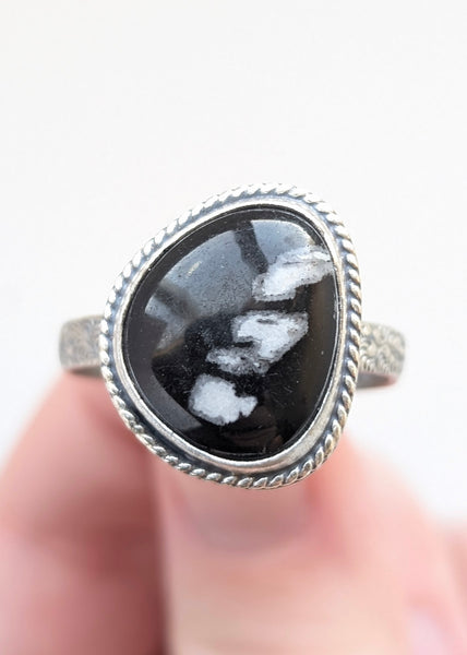 Chrysanthemum Stone Ring, Size 13