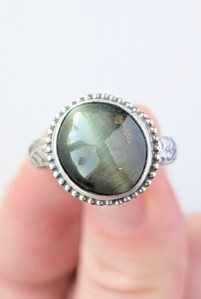 Green Cats Eye Ring, Size 10.5